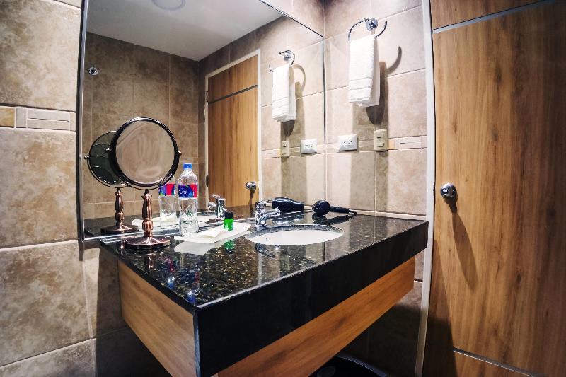 Tryp By Wyndham Guayaquil Airport image