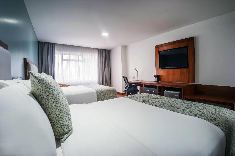 Tryp By Wyndham Guayaquil Airport image