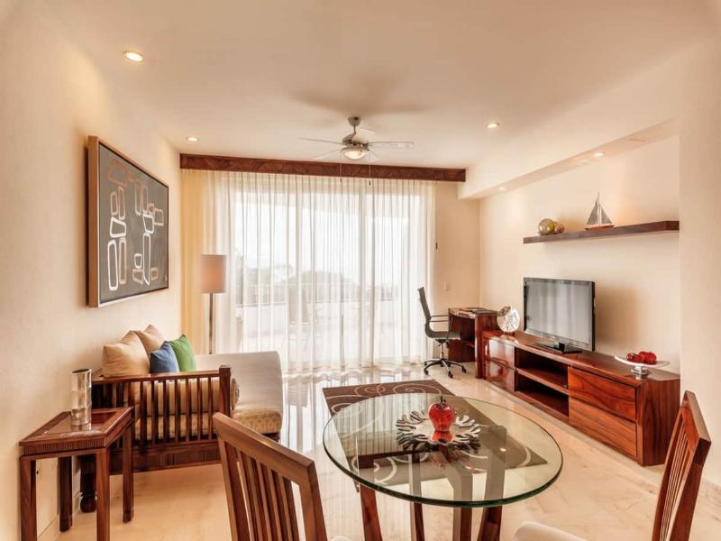 Grand Miramar All Luxury Suites & Residences image