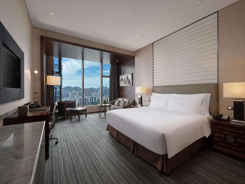 Radisson Blu Plaza Hotel Chongqing image