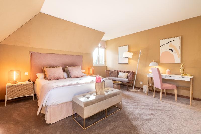 Le Manoir Poterie & Spa image