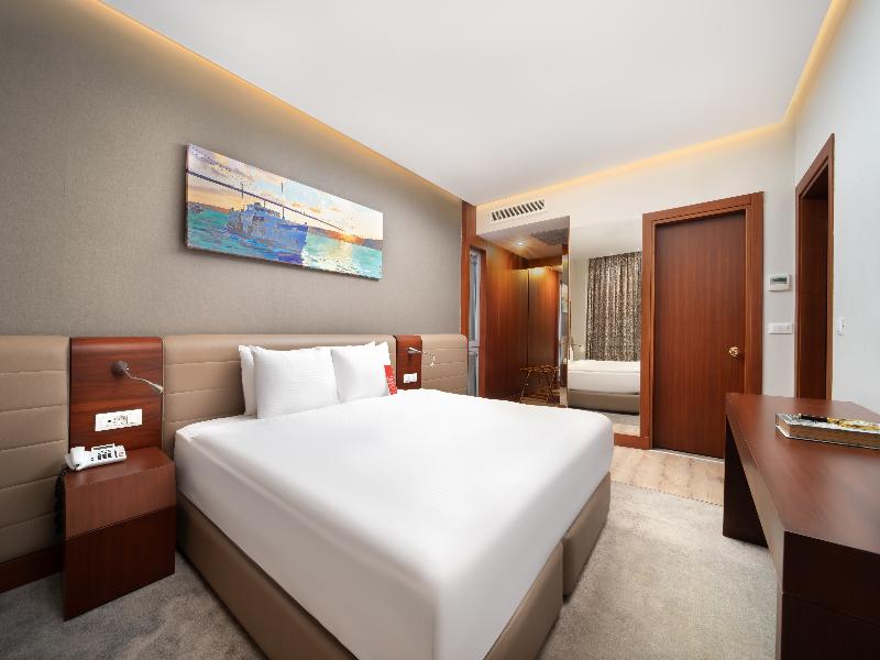 Ramada Plaza By Wyndham Istanbul Ataköy image