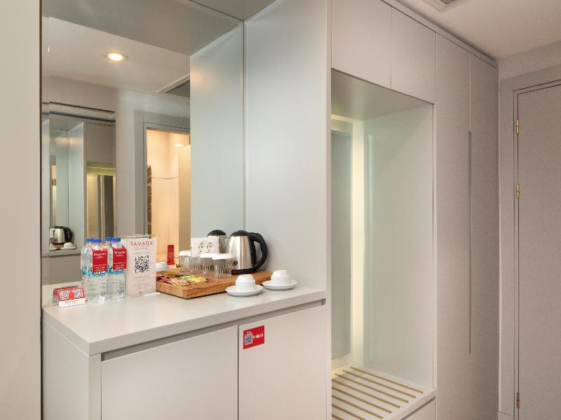 Ramada Plaza By Wyndham Istanbul Ataköy image