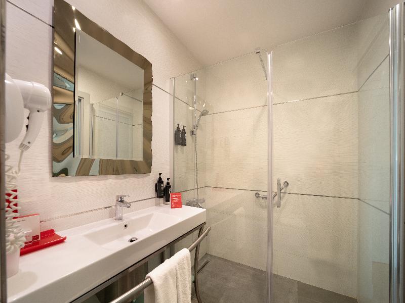 Ramada Plaza By Wyndham Istanbul Ataköy image