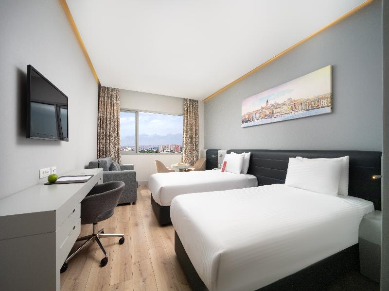 Ramada Plaza By Wyndham Istanbul Ataköy image
