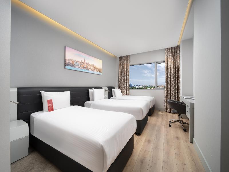 Ramada Plaza By Wyndham Istanbul Ataköy image