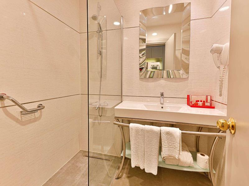 Ramada Plaza By Wyndham Istanbul Ataköy image