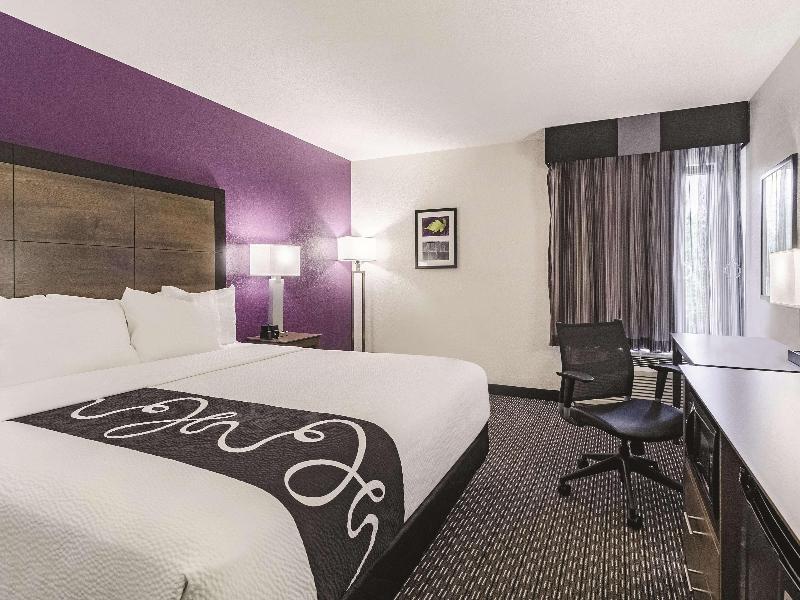 La Quinta Inn & Suites Myrtle Beach image