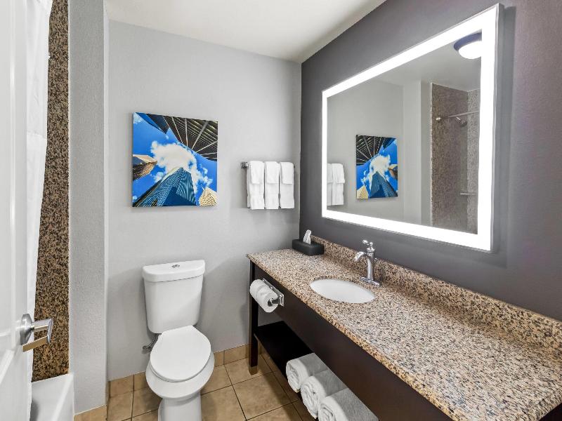 La Quinta Inn & Suites Energy Corner image