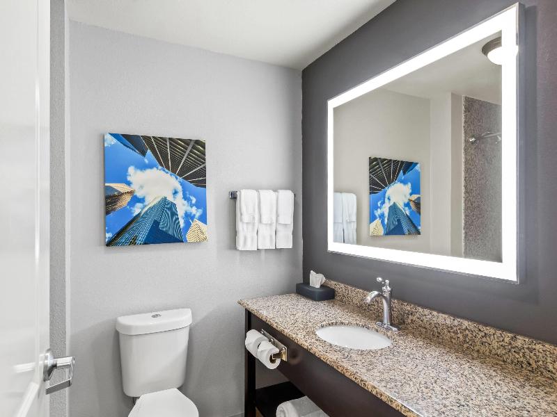 La Quinta Inn & Suites Energy Corner image