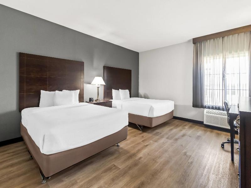 La Quinta Inn & Suites Energy Corner image