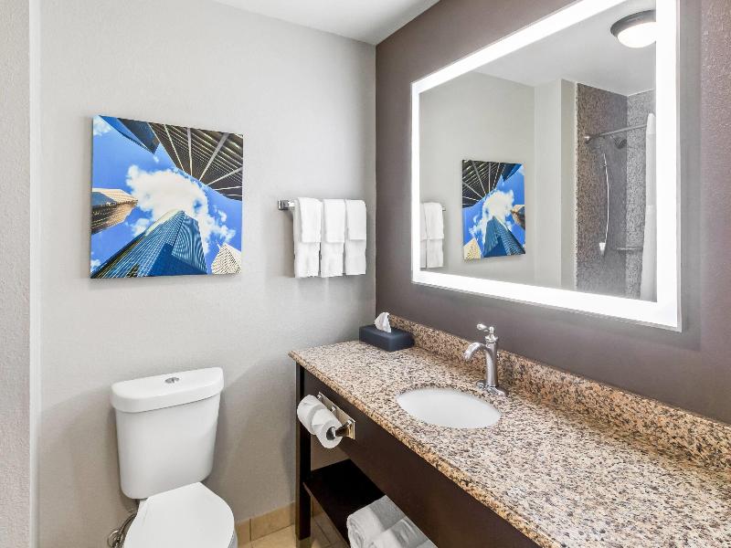 La Quinta Inn & Suites Energy Corner image
