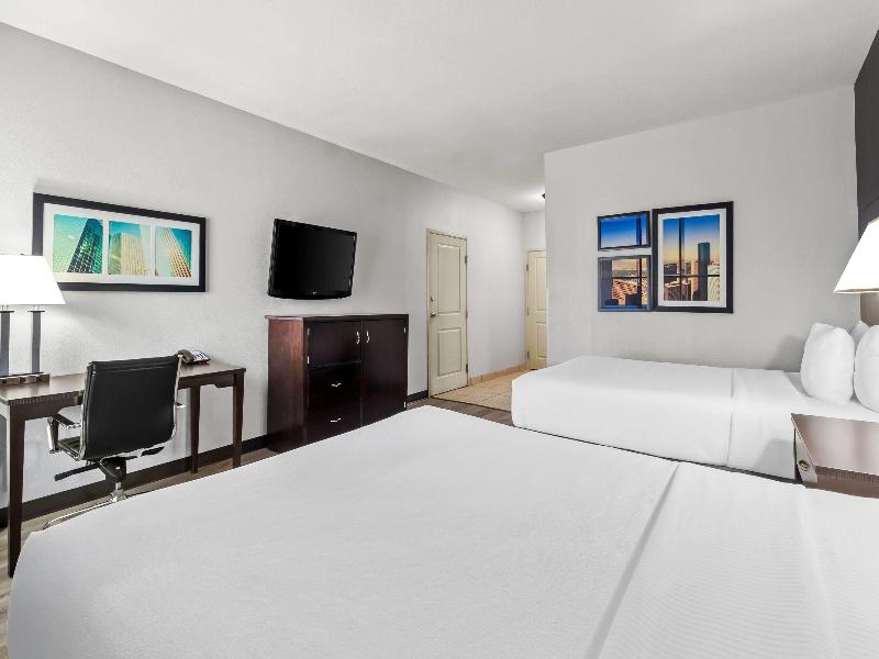 La Quinta Inn & Suites Energy Corner image