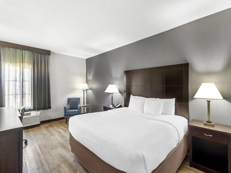 La Quinta Inn & Suites Energy Corner image