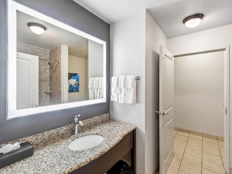 La Quinta Inn & Suites Energy Corner image