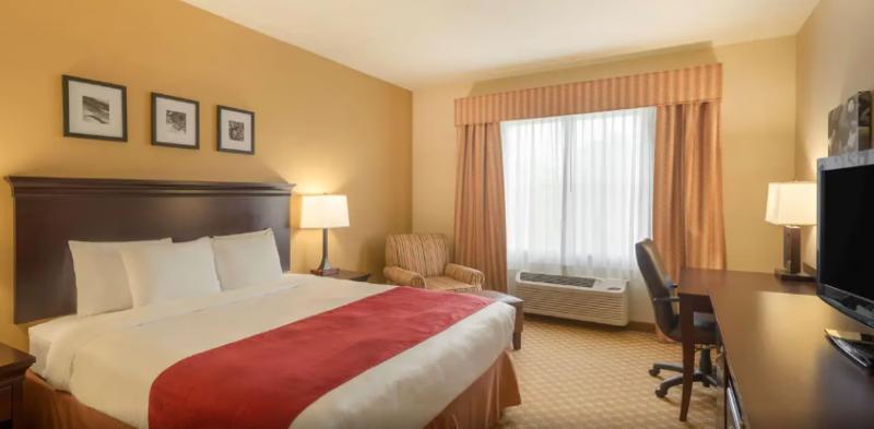 Country Inn & Suites by Radisson, Port Orange-Dayt image