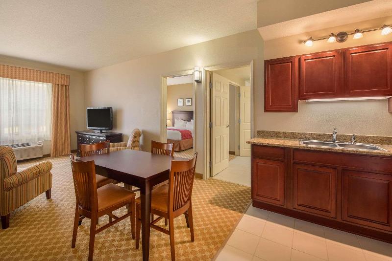 Country Inn & Suites by Radisson, Port Orange-Dayt image