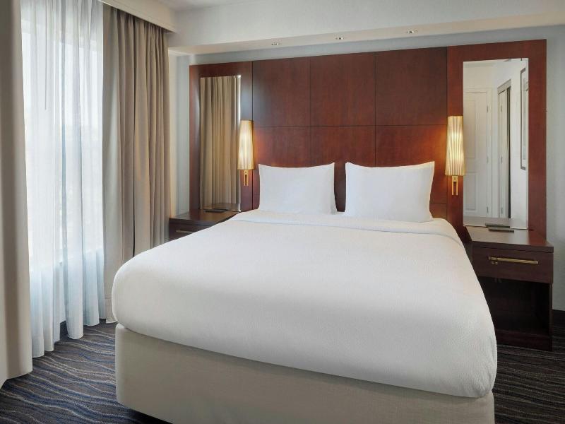 SUITE TWO DOUBLE BEDS — photo 9