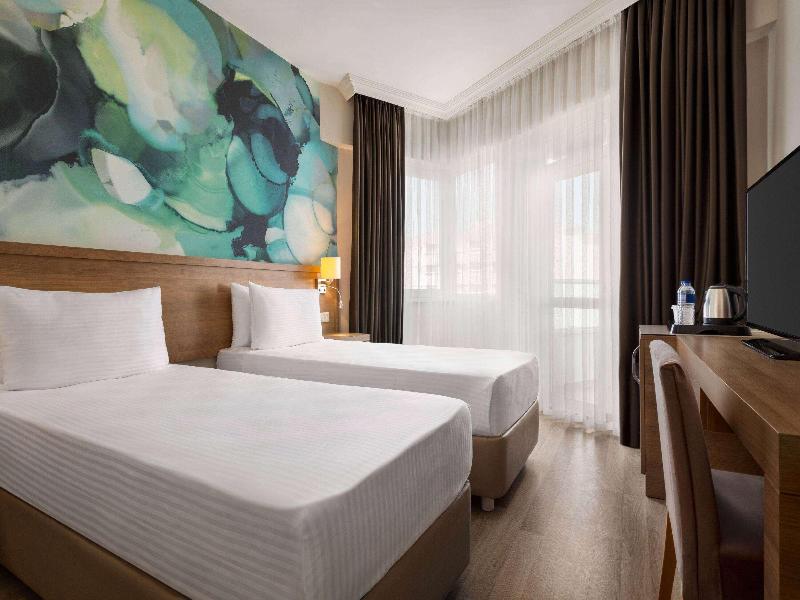 Wyndham Garden Lara image