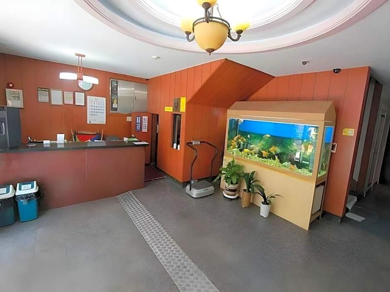Business Hotel Busan Station image