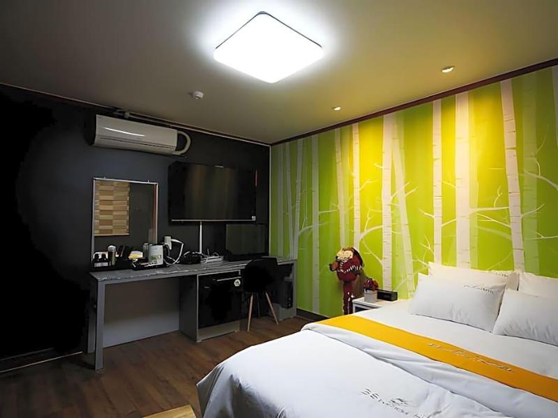 Business Hotel Busan Station image