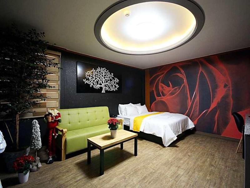 Business Hotel Busan Station image