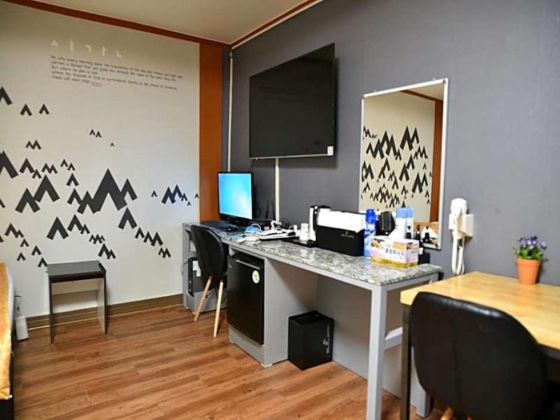 Business Hotel Busan Station image