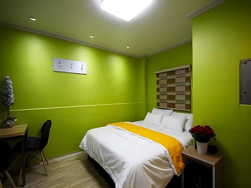 Business Hotel Busan Station image