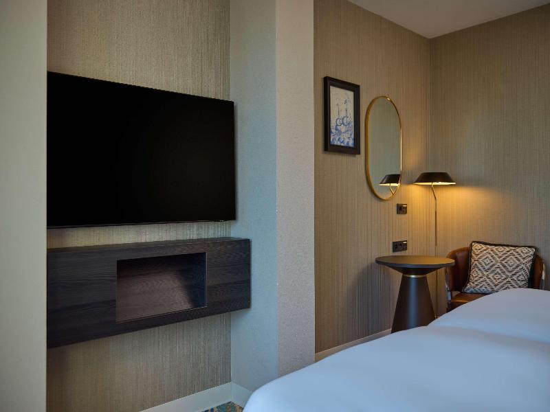 Haven Hotel Rotterdam, Curio Collection by Hilton image