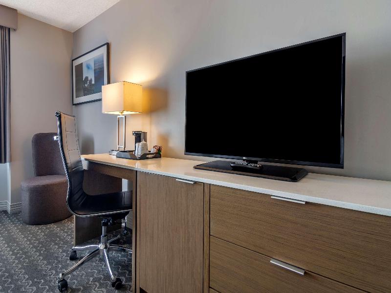 Best Western Plus Vancouver Airport Hotel image