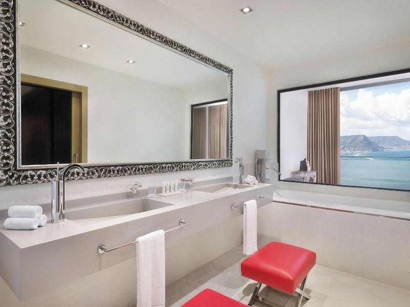 Le Meridien Oran Hotel & Convention Centre image