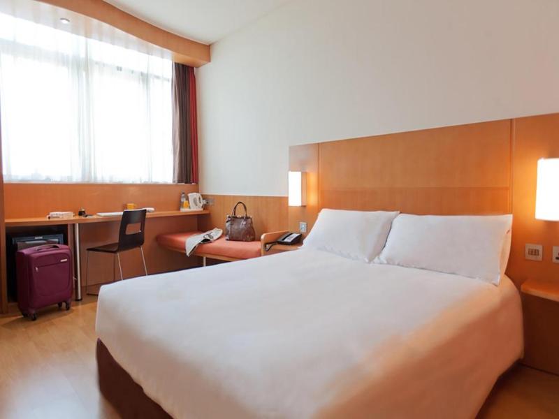 Ibis Abu Dhabi Gate — photo 25