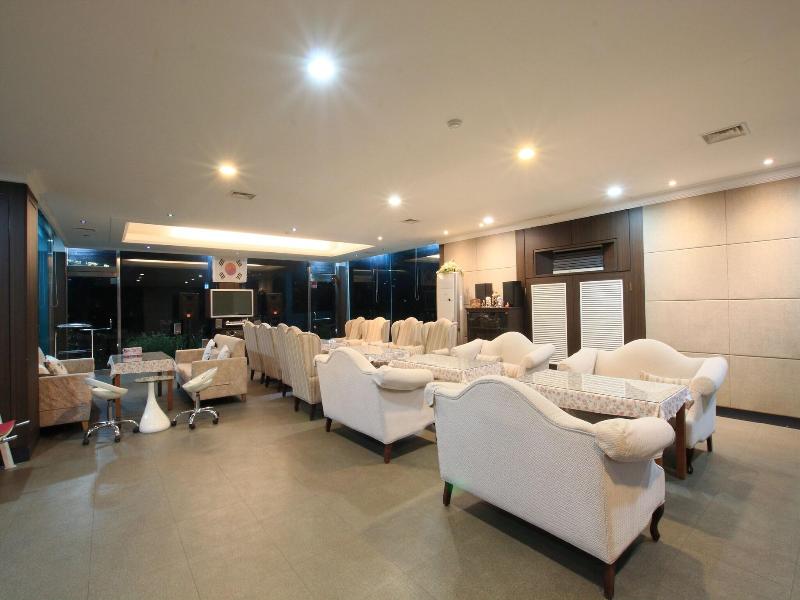 Valentine Hotel image