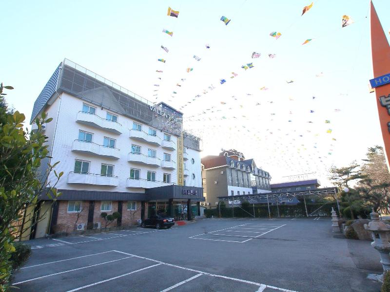 Valentine Hotel image