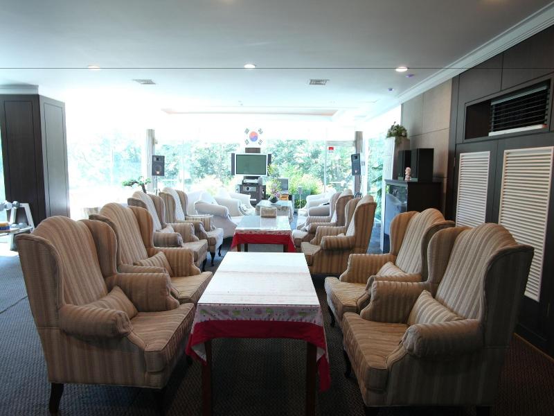 Valentine Hotel image