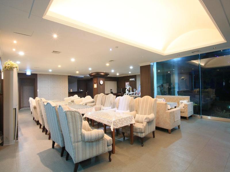 Valentine Hotel image