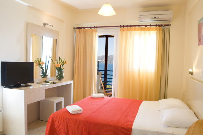 Adriatica Hotel 2 *