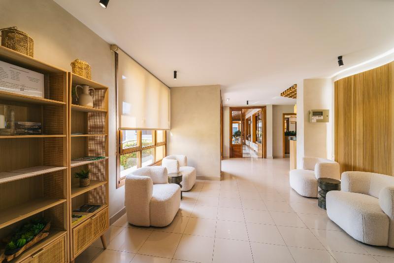 Apartamentos Albatros image