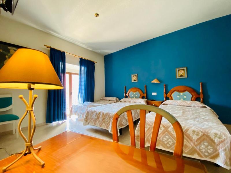 Hostal Restaurante León image