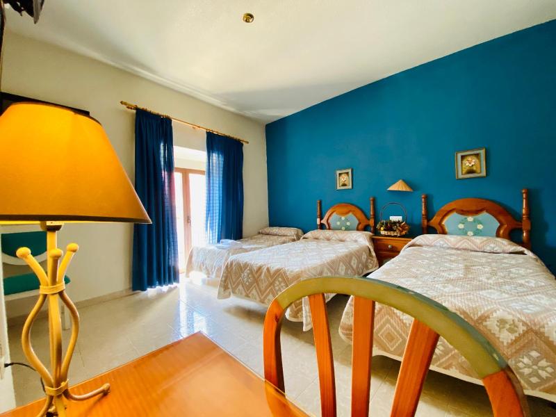 Hostal Restaurante León image
