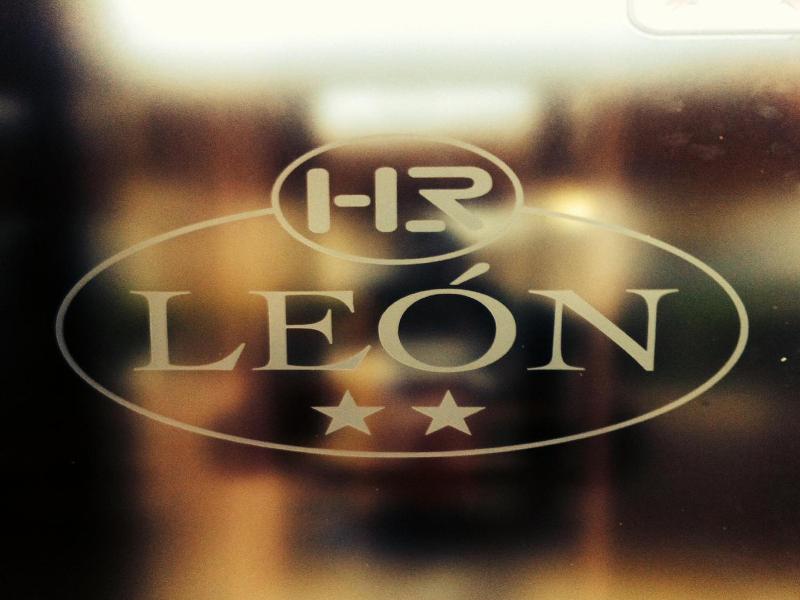 Hostal Restaurante León image