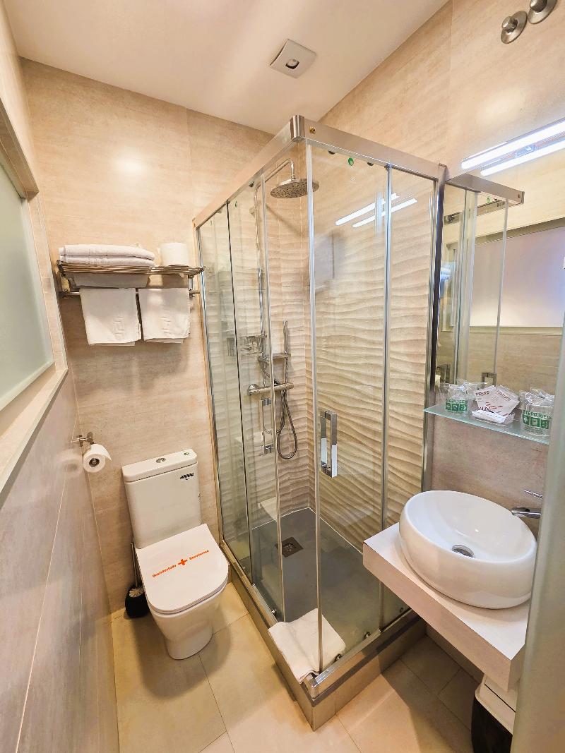 Hostal Hispano-Argentino Gran Via image
