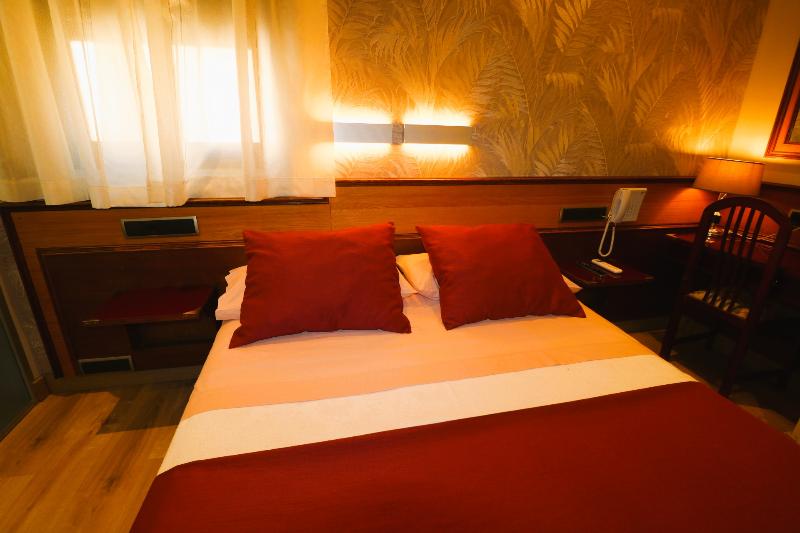 Hostal Hispano-Argentino Gran Via image