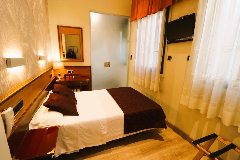 Hostal Hispano-Argentino Gran Via image