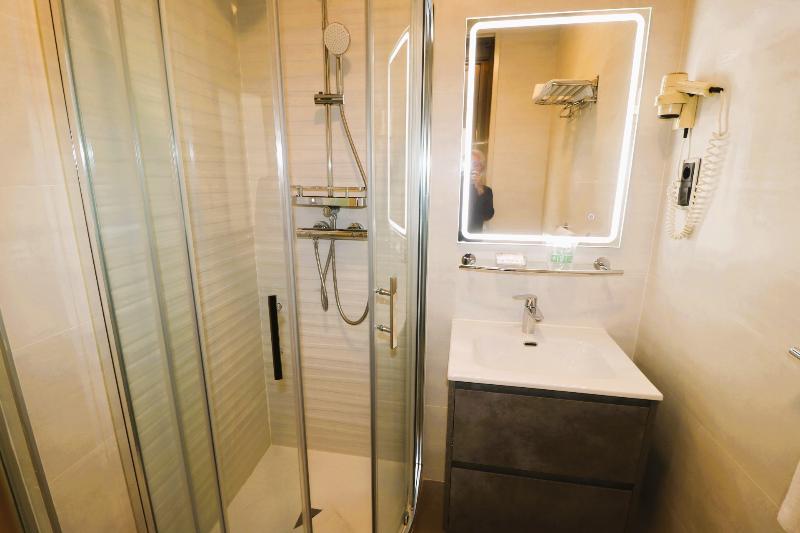 Hostal Hispano-Argentino Gran Via image
