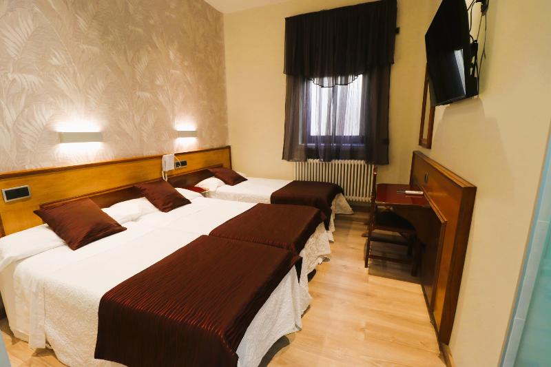 Hostal Hispano-Argentino Gran Via image