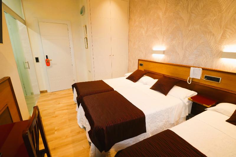 Hostal Hispano-Argentino Gran Via image