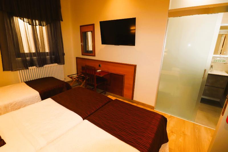 Hostal Hispano-Argentino Gran Via image