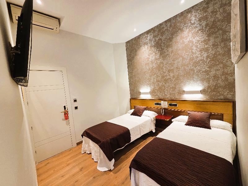Hostal Hispano-Argentino Gran Via image