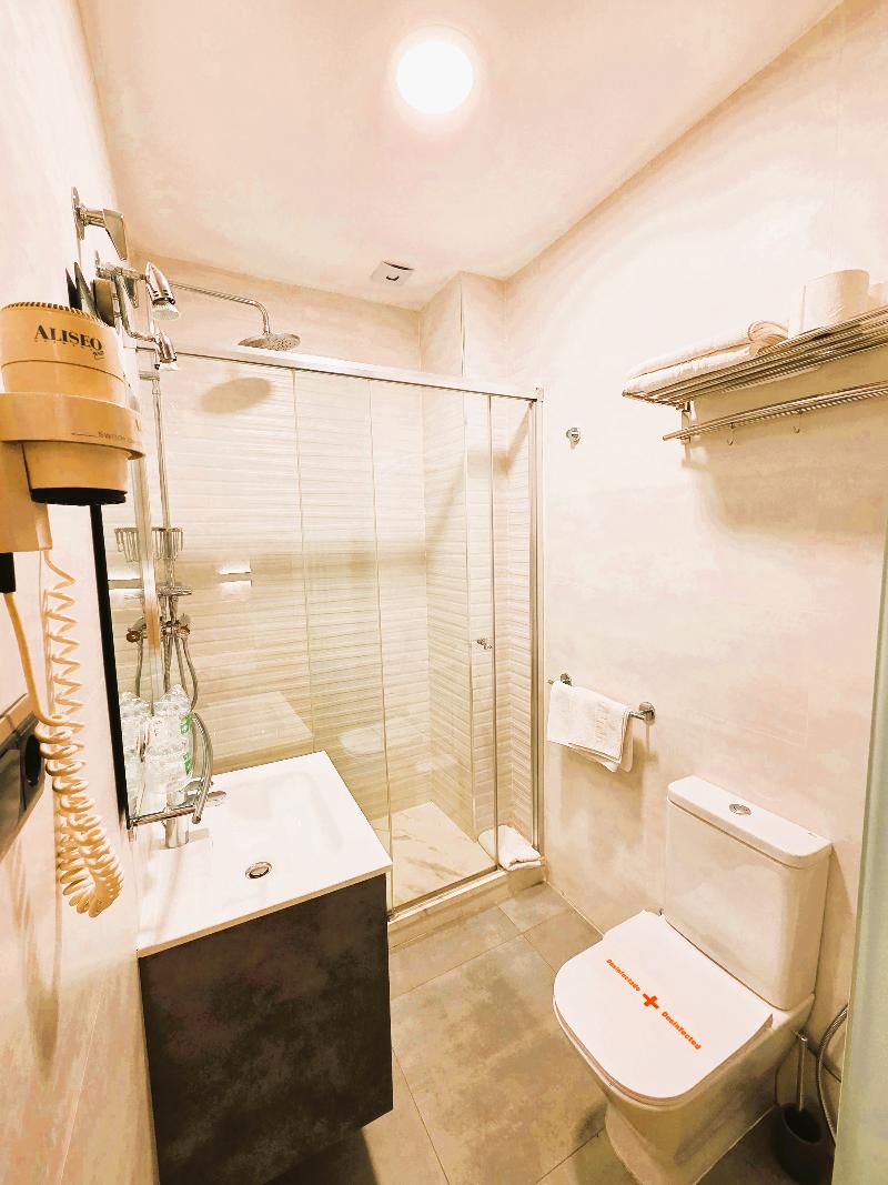 Hostal Hispano-Argentino Gran Via image